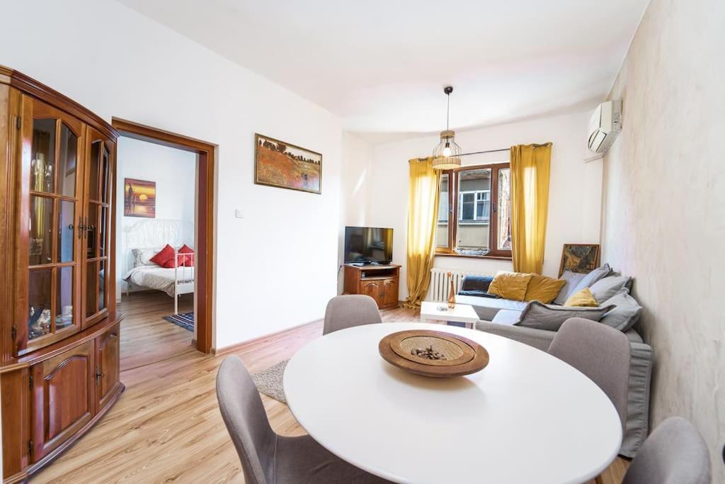 Central Apartment 2Bd Next To Vitosha Bul. ソフィア エクステリア 写真